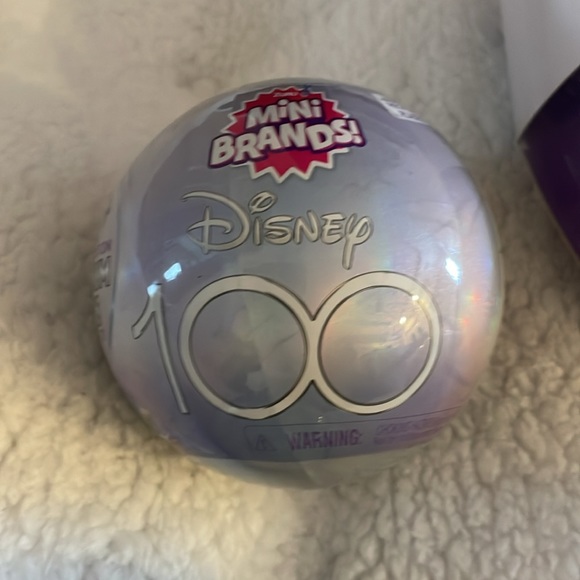 COPY - Zuru Mini Brands Disney 100 Platinum Minis 1 Collector Case 5 mini brand… - Picture 7 of 7